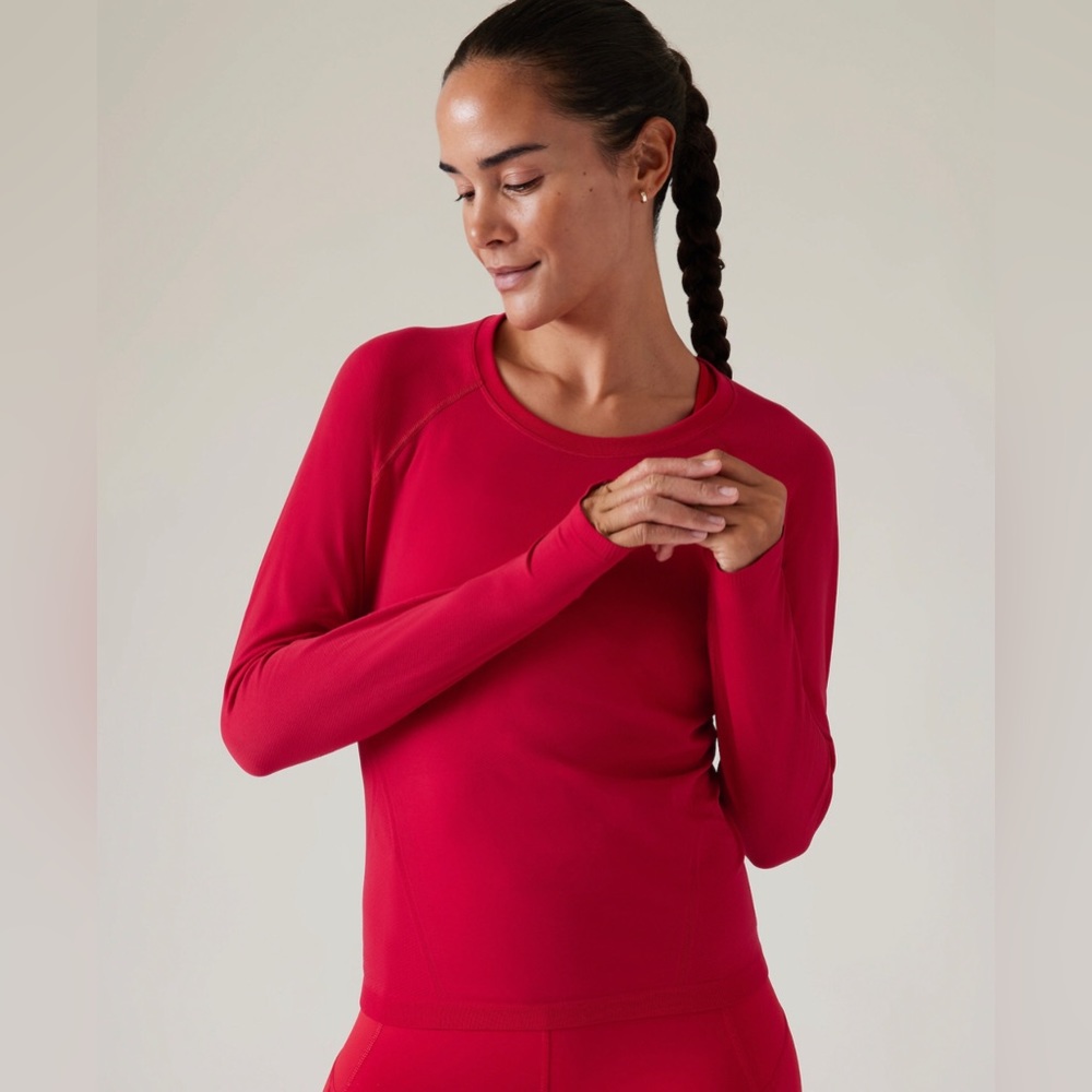 Athleta Long Sleeve Momentum Seamless Performance Top in Red. Size Small